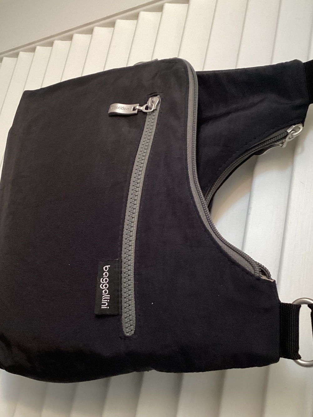 Baggallini Black Crossbody Sling Bag